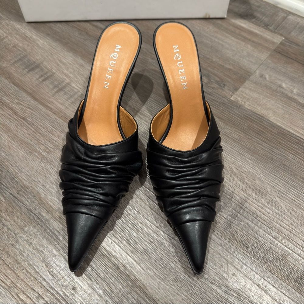 Alexander McQueen Sing Stretch Black Leather Heel… - image 3